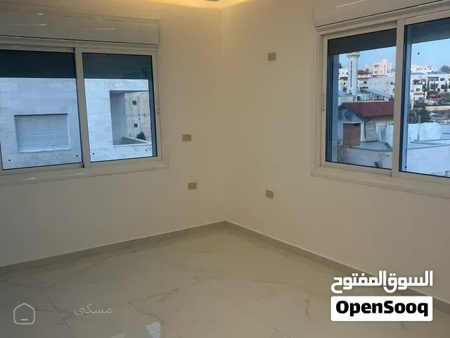 شقه ارضيه فاخره للايجار السلط البقعان