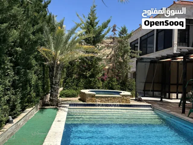 فيلا فاخرة في تل الرمان للبيع