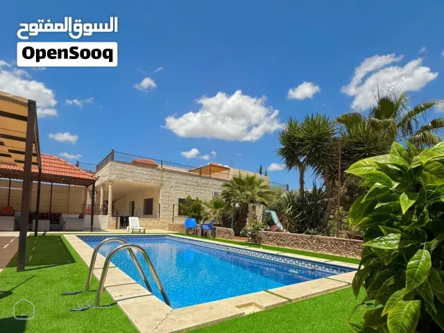 مزرعة مميزة مع مسبح خاص للإيجار في ارقى مناطق جرس