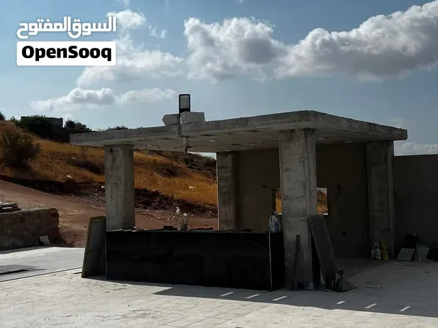 شاليه استثماري قيد التشطيب للبيع في جرش