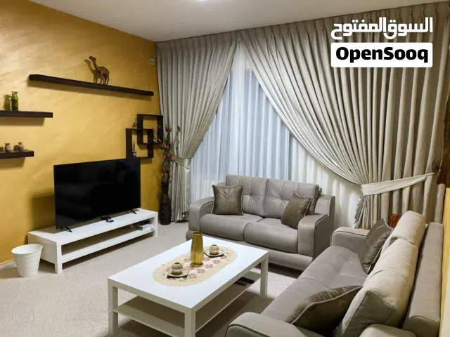 شقة أرضية فاخرة شبه فيلا بالشميساني للايجار
