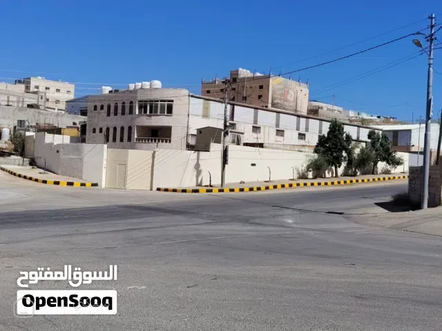 مستودعات للأيجار 600م2 طابق أرضي مع كهرباء 3 فاز في قصير السهل الحي اللي خلف جمرك عمان
