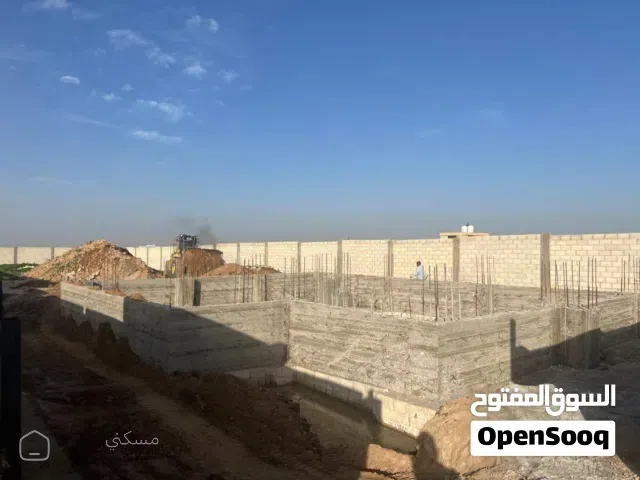 ارض مبني عليها جزء من مشروع فيلا