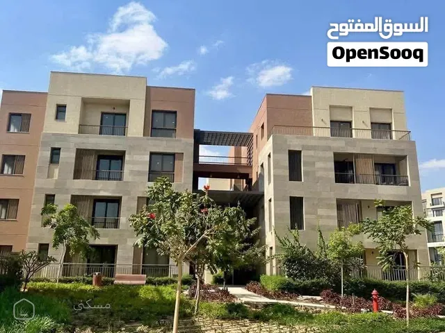 شقة استلام فوري - 3 غرف - متششطبة بالكامل بالتكيفات في Disrtit 5 بالتقسيط