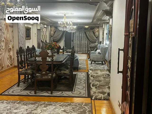 شقة ألترا سوبر لوكس 235م للإيجار في جليم – إطلالة مباشرة على ميدان جليم وأبو قير – 3 غرف و3 حمامات