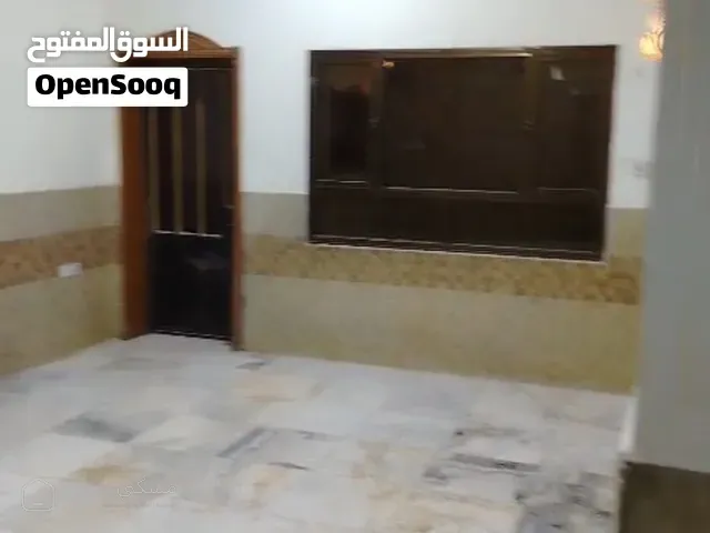 شقه ارضيه في مناوي لجم تحتوي على غرفتين ومطبخ وصحيات سعر الايجار 500الف