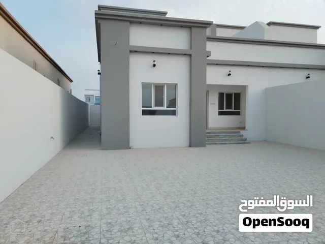 للبيع فيلا سكنية في بركاء مزارع الحرث