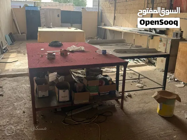 مخزن للايجار في ارض صناعية بالسويق وتصلح ورشة او مصنع في المرحلة الاولى موقع متميز
