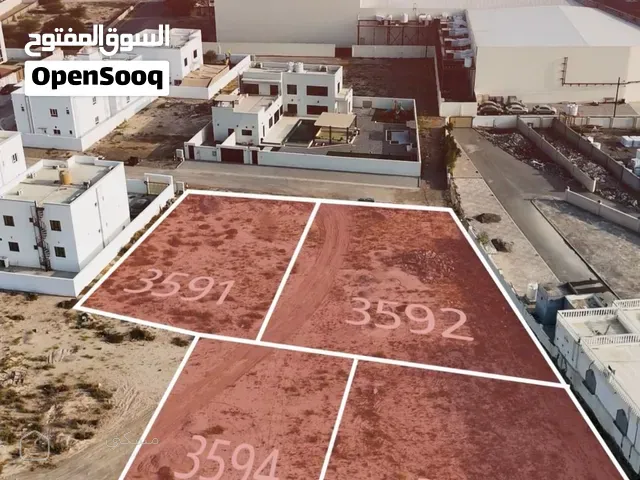 للبيع أراضي سكنية في ولاية بركاء الهرم بالقرب من الشارع العام، (انا المالك و الملك لله)