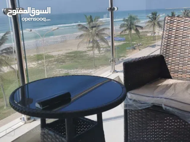 للبيع من المالك مباشر شقة غرفتين وصالة وبلكونة مؤثثة بالكامل مطلة على البحر مباشرة في كورنيش طاقة