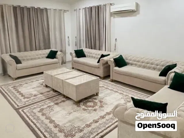 فيلا نظيفة جدا للإيجار متوفرة من تاريخ 8/29