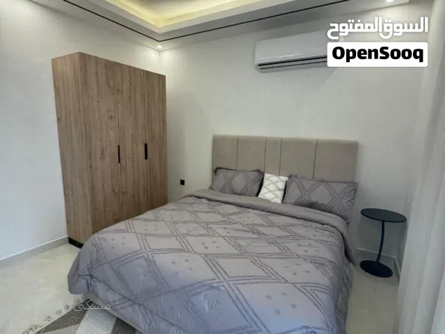 للايجار الشهري شقه من غرفه وصاله في قلب صلاله الجديده