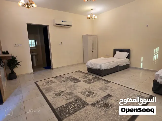 للايجار الشهري غرفه وحمام ومطبخ تحضيري نظيفه جدا في السعاده مناسبه للطلاب والمعلمين شامل كهرباء وماء