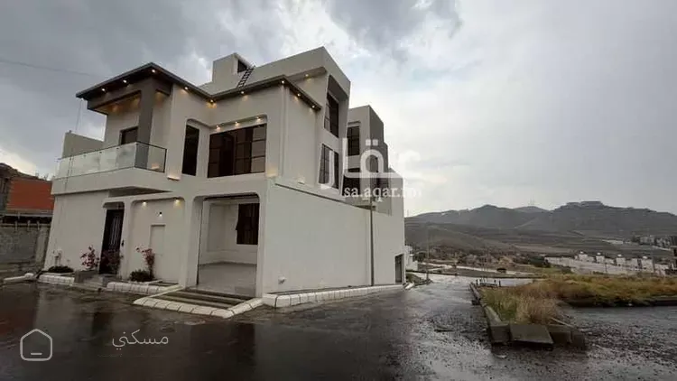 فيلا للبيع في شارع العواد