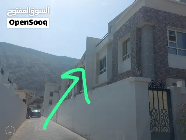 توين فيلا للبيع في بوشر حي البيضاء 5 غرف نوم مع الملحقات لكل فيلا ..