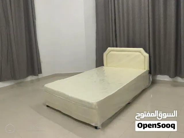 غرف للموظفات في الموالح الجنوبيه قريب من عيادة ازهار الطبي والحي التجاري وشارع التعمير
