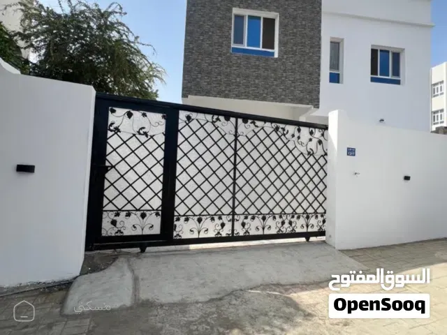غرفه بدوره مياه في الحيل الشماليه للعوائل و موظفات