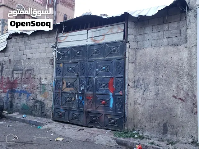 ارض هنجر للايجار الموقع الزبيري خلف صيدلية ابن حيان السعر 200الف في الشهر