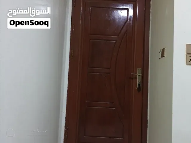 شـقـق وغـرف سـكـنـيــه