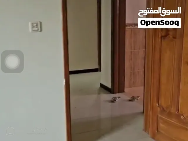 دور ثاني للايجار في بيت بوس قريب من مستشفى الملكي