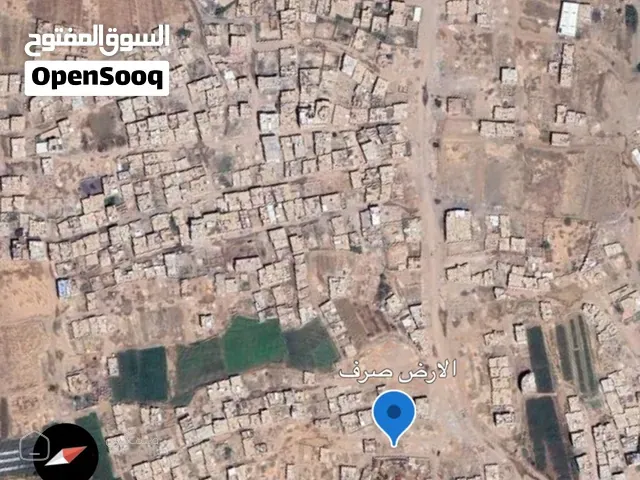 ارض في صرف لبنتين ونص