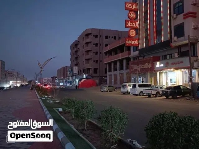 للراغبين في الاستثمار الفندقي الجاهز، فندق جديد بتشطيبات راقية (شغل شخصي مضمون) وموقع استراتيجي مميز
