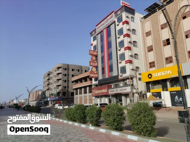 فرصة استثمارية ذهبية: فندق "لوكس" للبيـــع في قلــب عــدن للراغبين في الاستثمار الفندقي