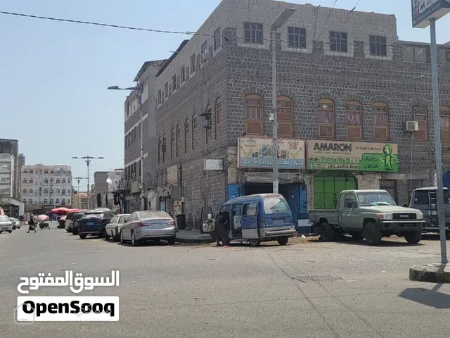 بيت ركن مكون من أربعة محلات دورين عدن الشيخ عثمان امام محطة الهاشمي للبترول