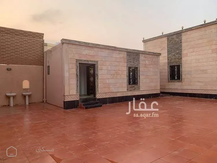 فيلا للإيجار في شارع الاخنس بن شريق
