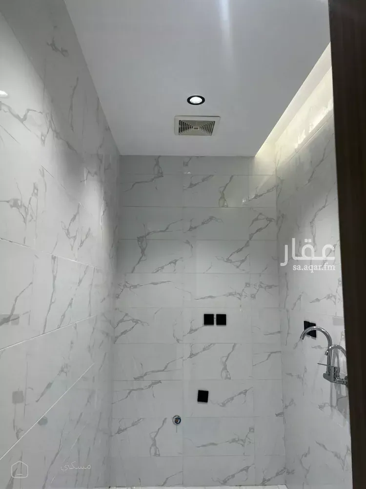 فيلا للبيع في شارع القفل 132