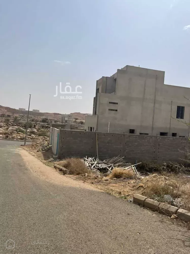 أرض للبيع في شارع 6141728