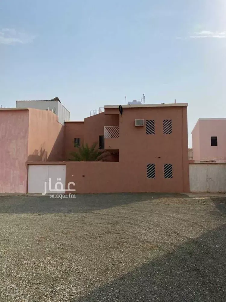 فيلا للإيجار في شارع عتبة بن مسعود