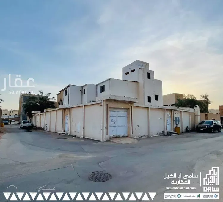 عمارة للبيع في حي الديرة