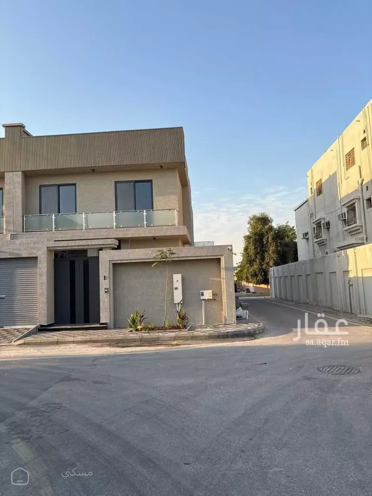 فيلا للبيع في شارع المنذر بن يزيد