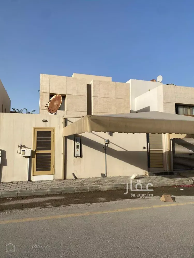 فيلا للإيجار في شارع 13ج