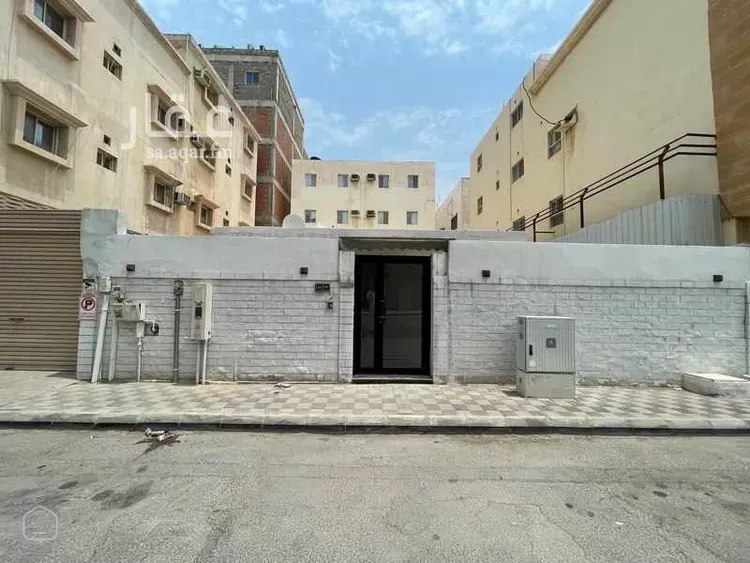 فيلا للإيجار في شارع الامير نواف ابن عبدالعزيز